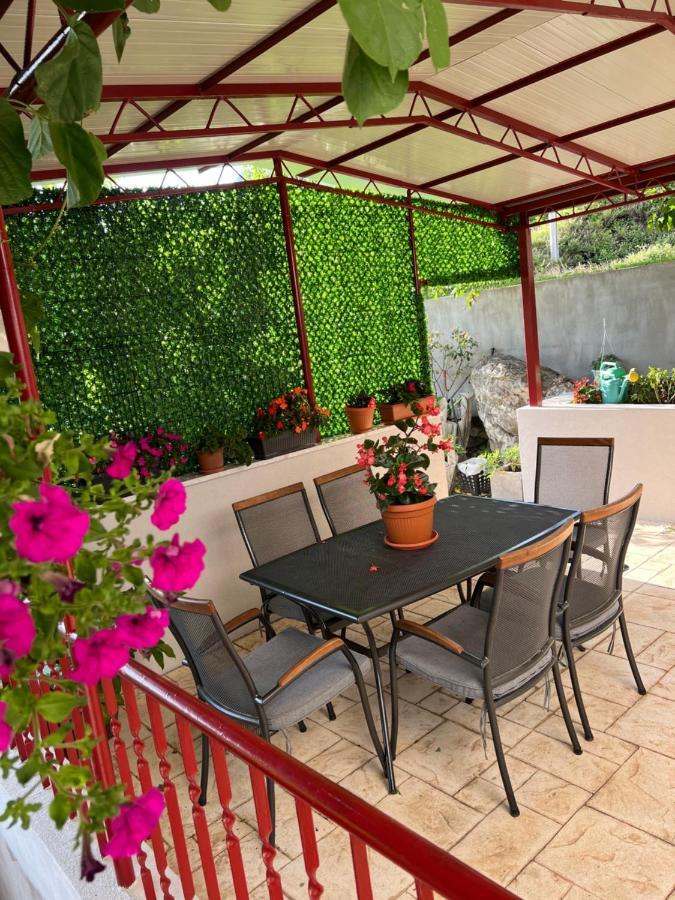 Apartament Green Valley 오미스 외부 사진
