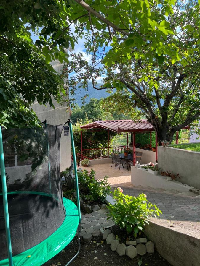 Apartament Green Valley 오미스 외부 사진