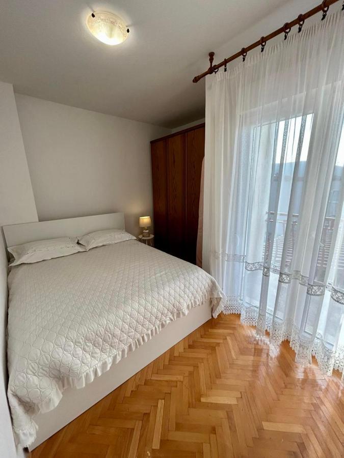 Apartament Green Valley 오미스 외부 사진