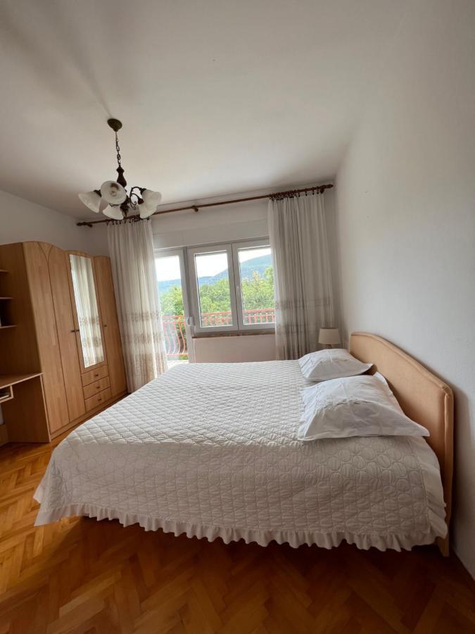Apartament Green Valley 오미스 외부 사진