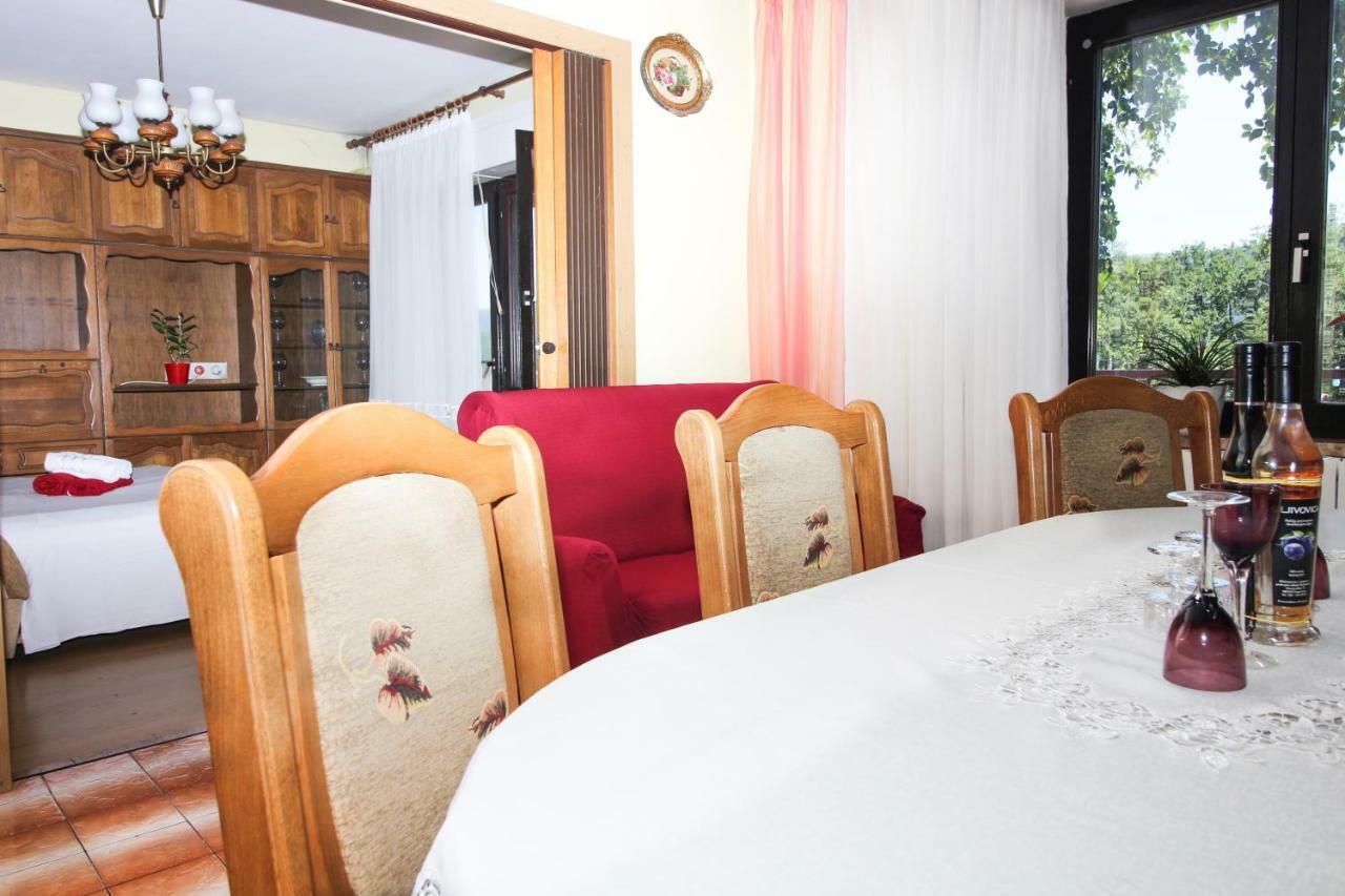 Apartament Green Valley 오미스 외부 사진