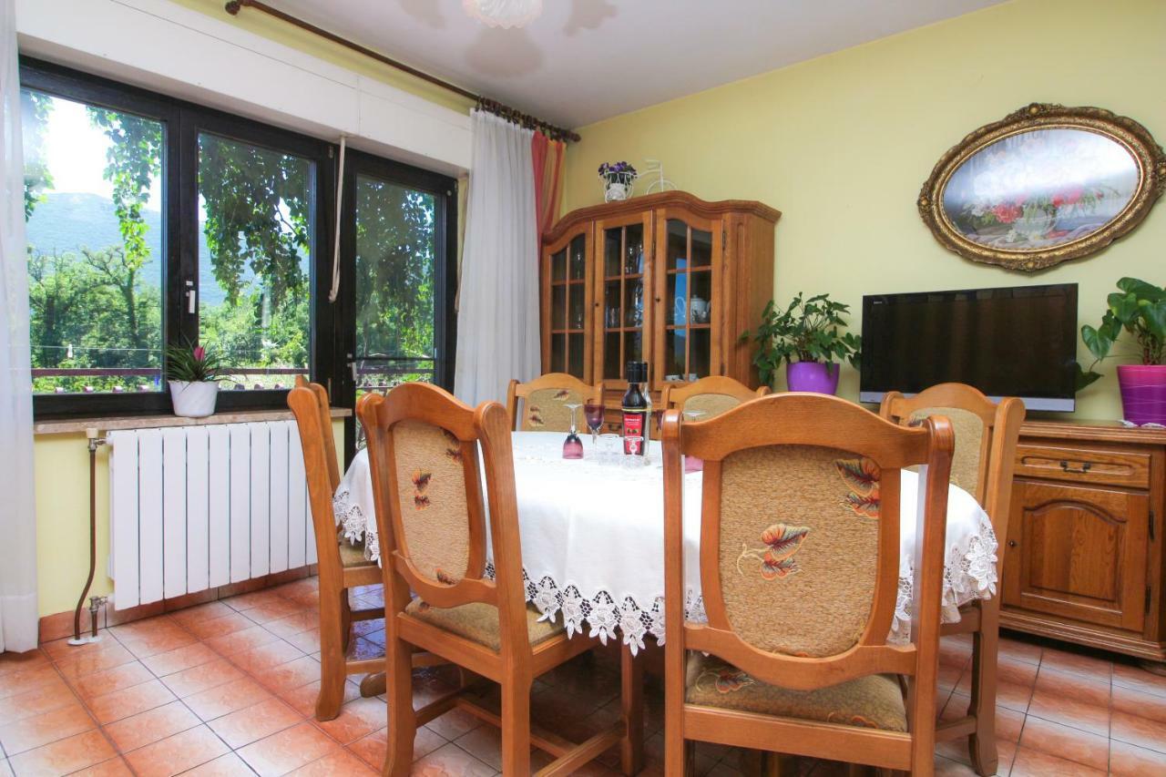 Apartament Green Valley 오미스 외부 사진