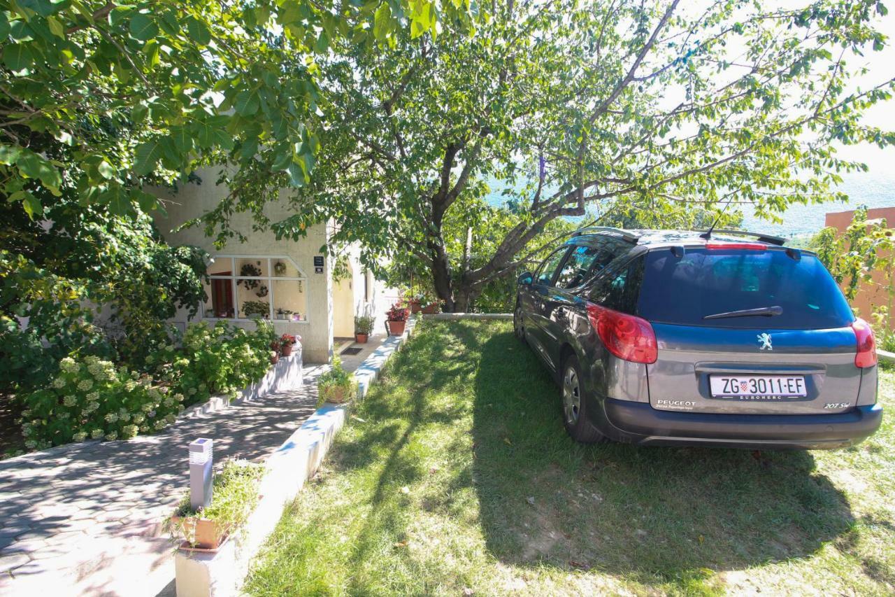 Apartament Green Valley 오미스 외부 사진